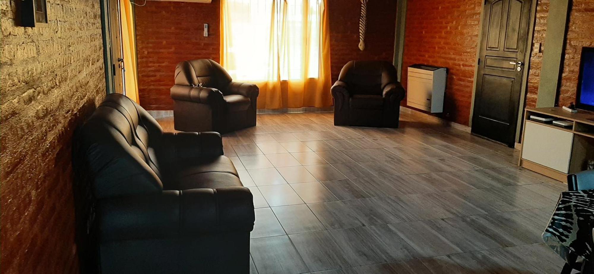 Alquiler Temporario En Trelew Luaran gambar